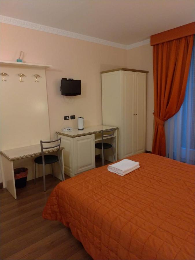 Termini Station Holidays Hotel Roma Ngoại thất bức ảnh