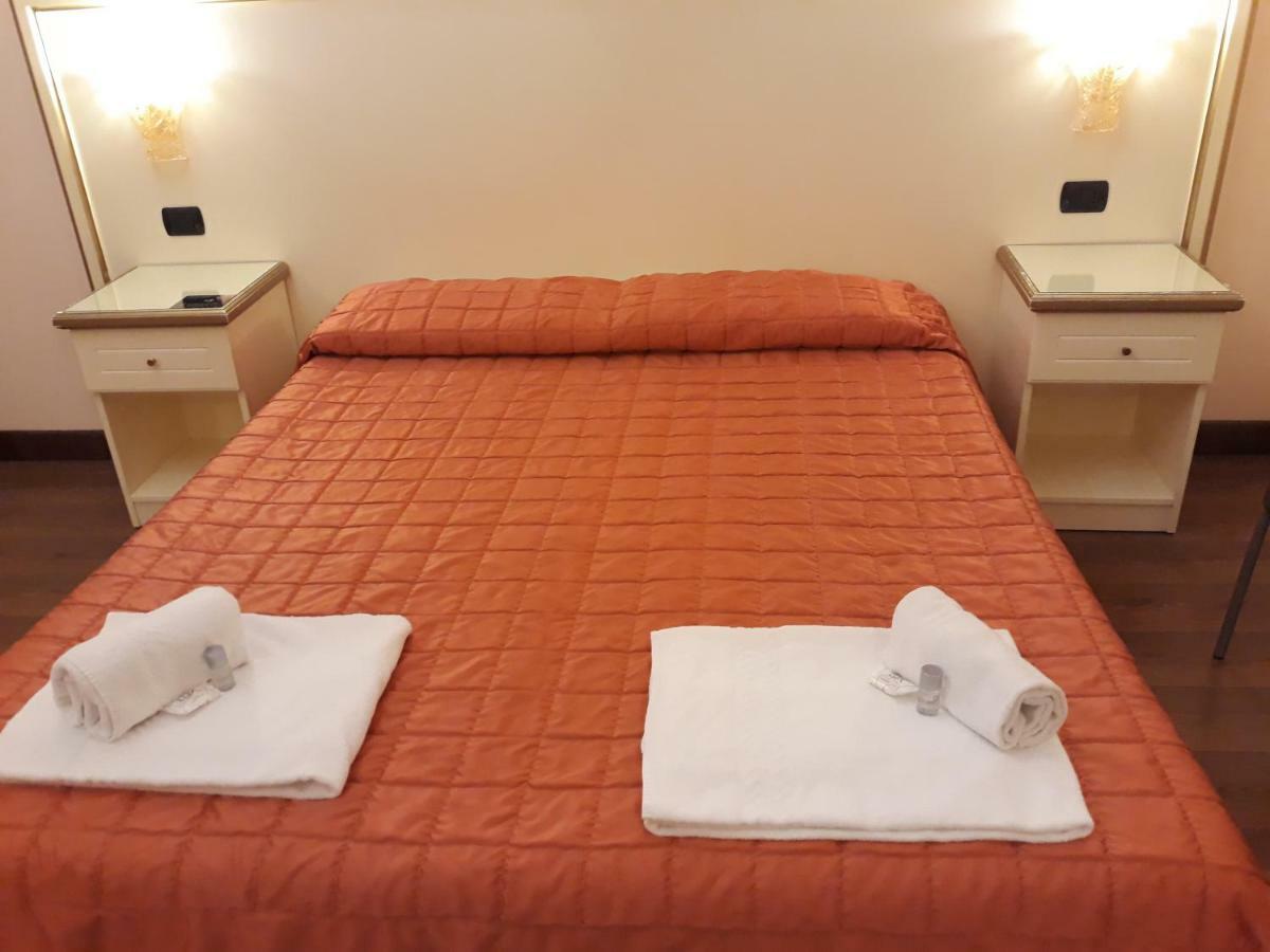 Termini Station Holidays Hotel Roma Ngoại thất bức ảnh